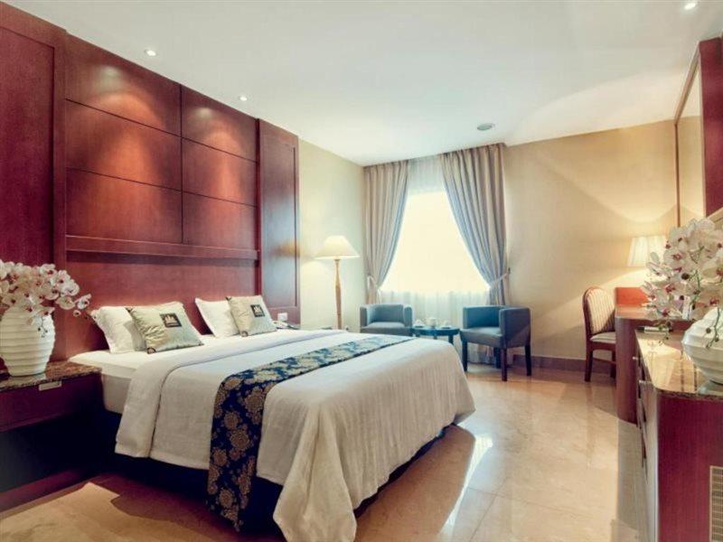 Grand Sakura Hotel Medan Kültér fotó