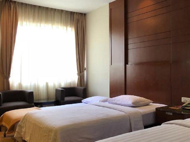 Grand Sakura Hotel Medan Kültér fotó