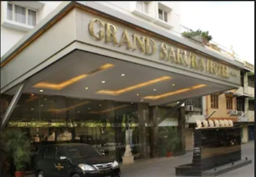 Grand Sakura Hotel Medan Kültér fotó
