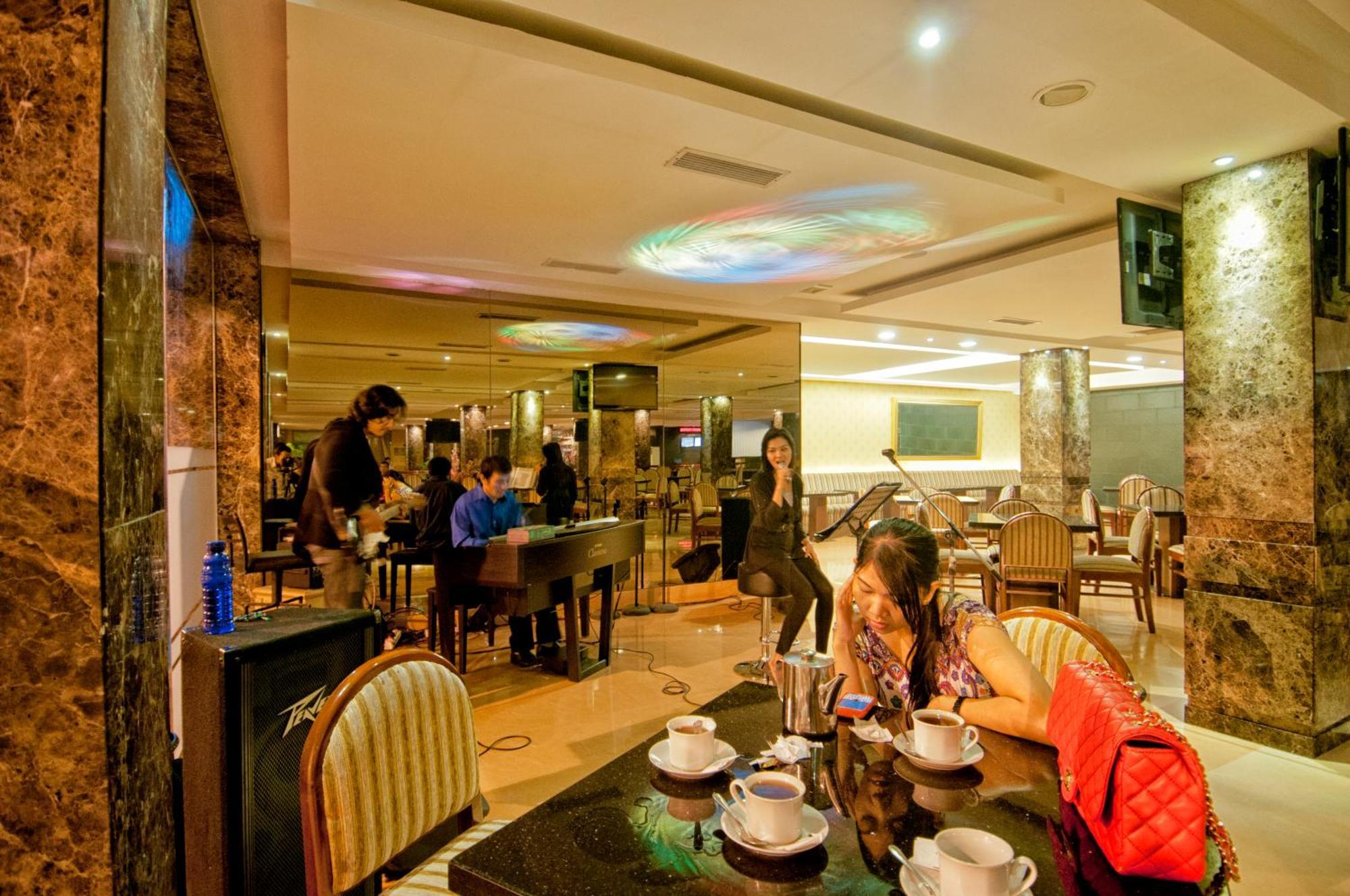 Grand Sakura Hotel Medan Kültér fotó