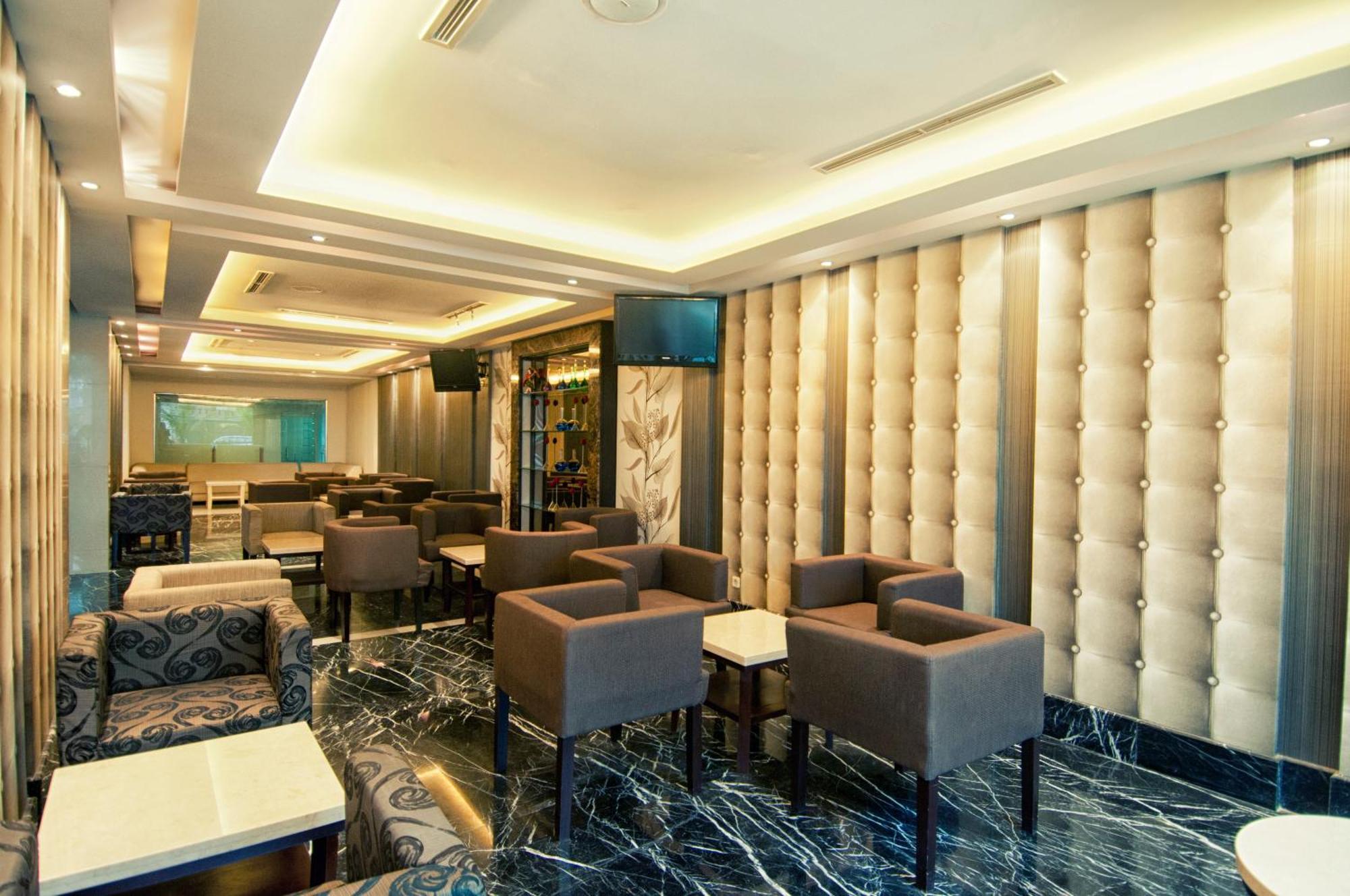 Grand Sakura Hotel Medan Kültér fotó