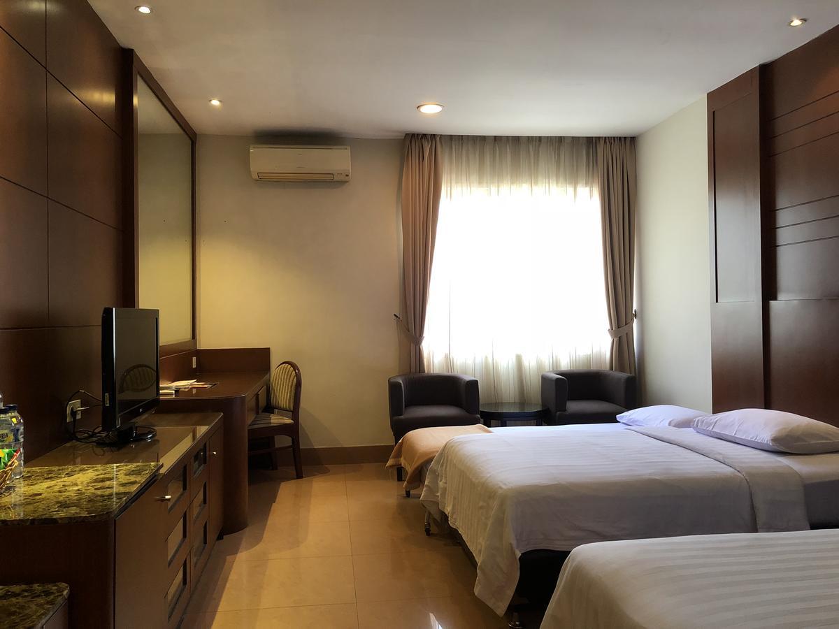 Grand Sakura Hotel Medan Kültér fotó