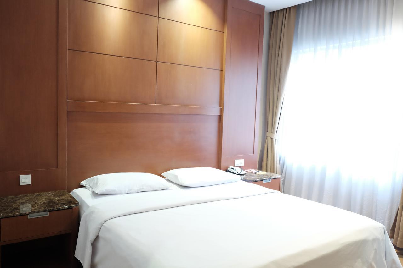 Grand Sakura Hotel Medan Kültér fotó